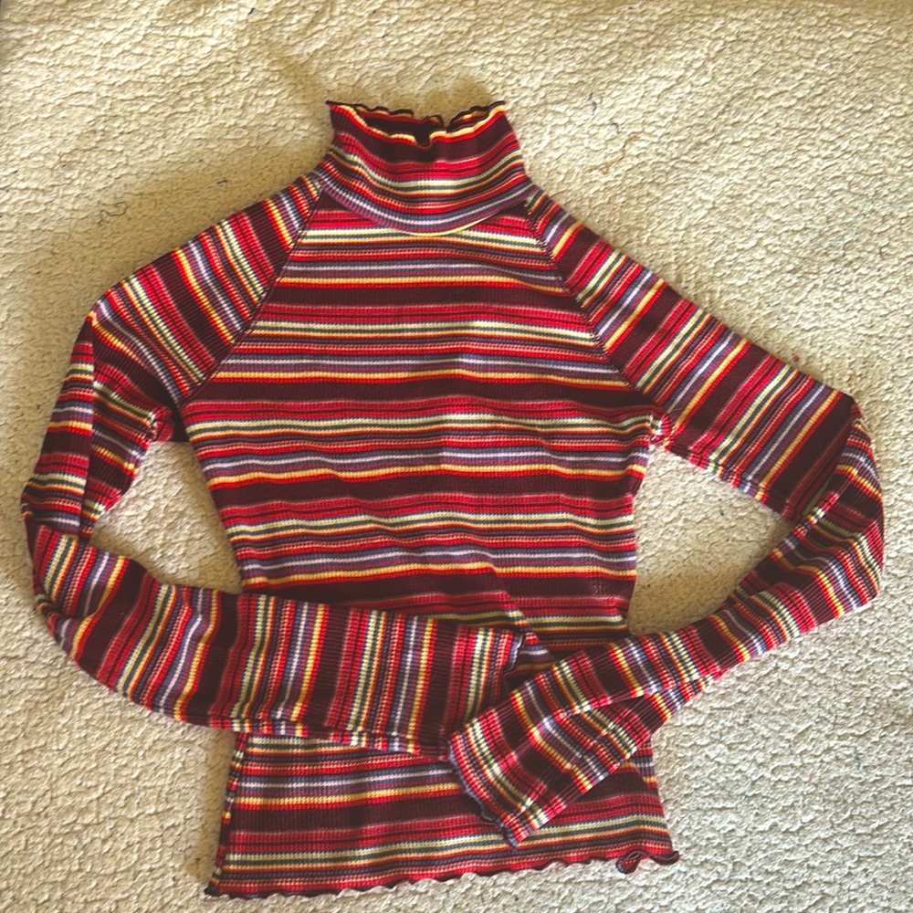 barely worn like new top. Perfect for a pop of color under a jean jacket!